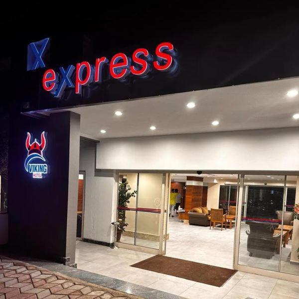 קמר Viking Express Hotel מראה חיצוני תמונה